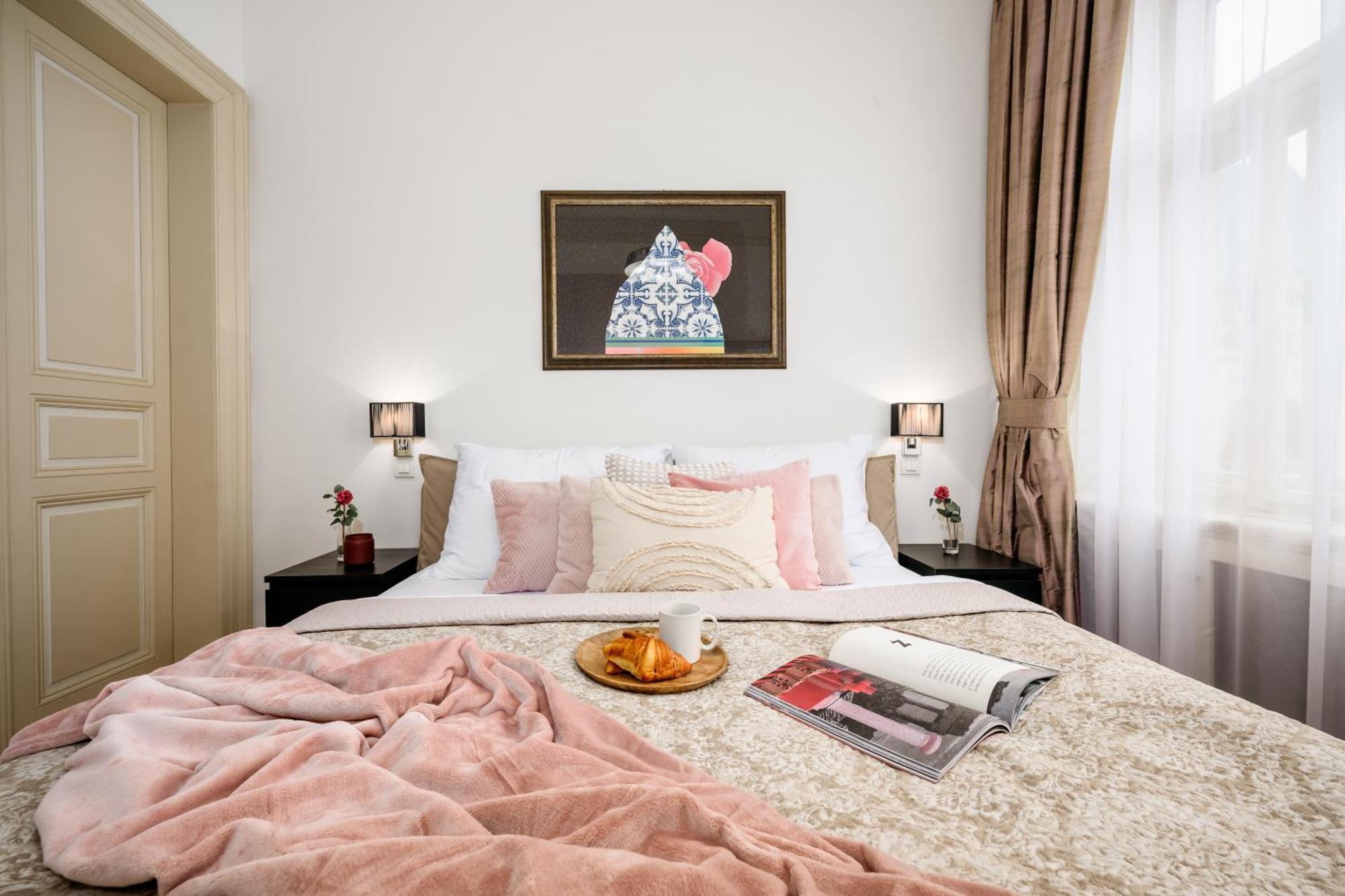 Days - 1min Old Town Square - 1bdr - Parizska Street Daire